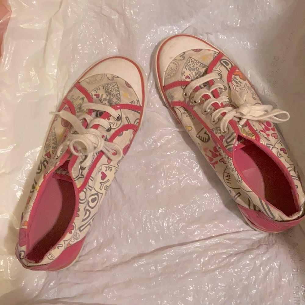 Coach: Unique poppy design shoes, EUC: Women's 10